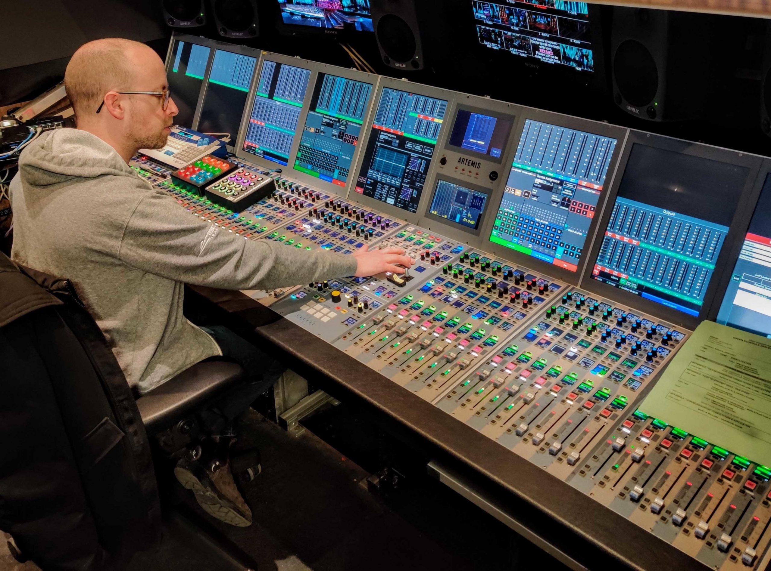 Audio mixing and sound broadcasting Digital Studio India
