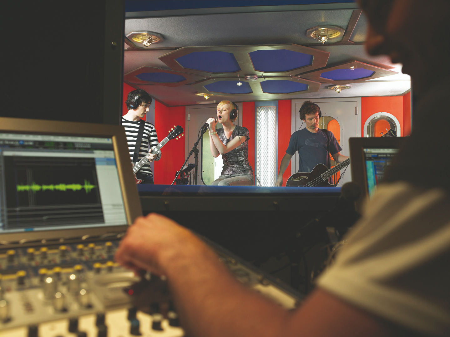 All you wanted to know about AUDIO MONITORING - Digital Studio India